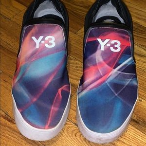 Men’s size 9.5 authentic Y-3 slip one
